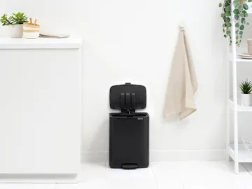 Bo Treteimner 12 l - Matt Black - Brabantia