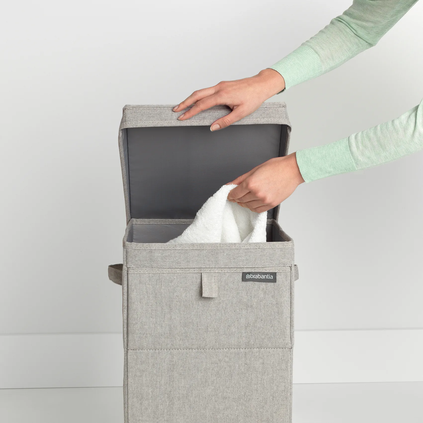 Brabantia Wäschekorb stapelbar 35 Liter, Hellgrau Brabantia