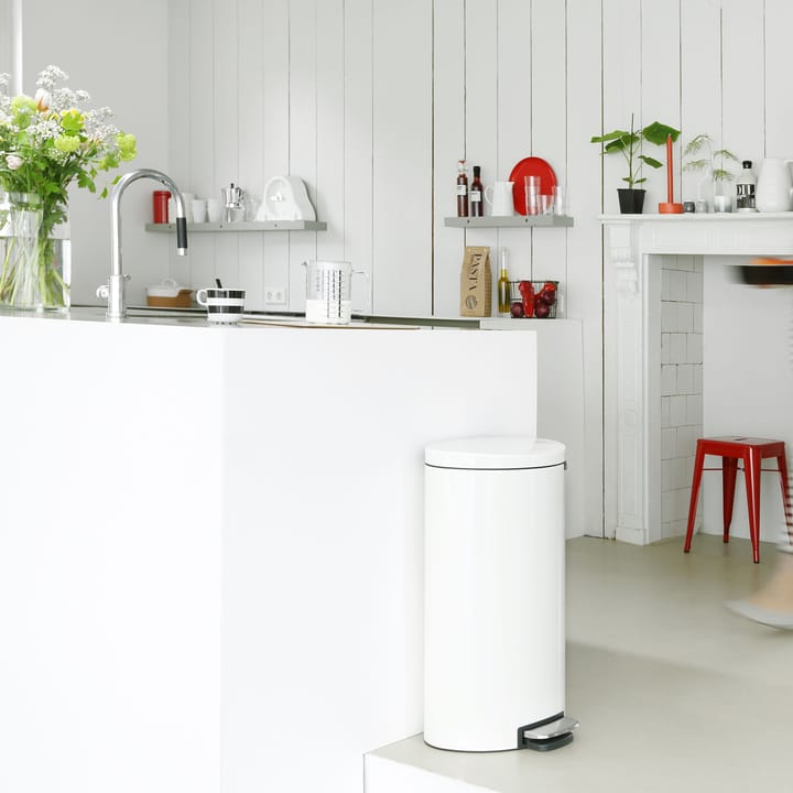 FlatBack+ Treteimer Silent 30 Liter, White (weiß) Brabantia