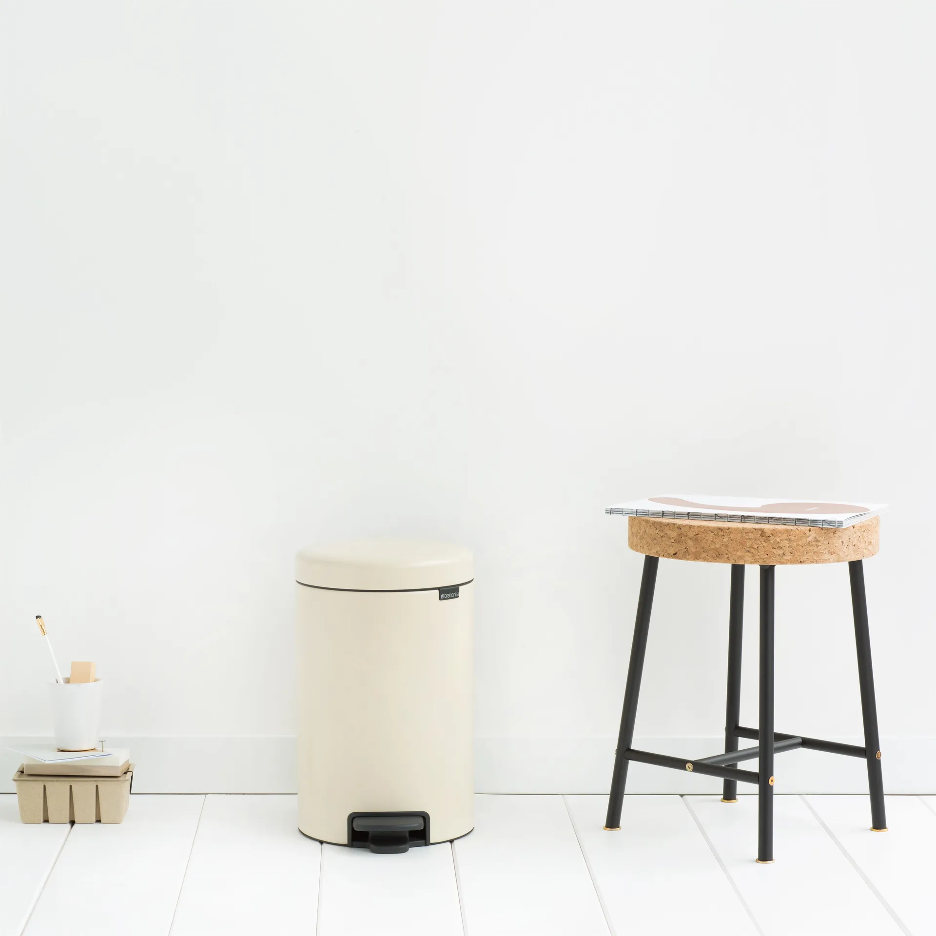 New Icon Treteimer 12 Liter, Almond (mandelbraun) Brabantia