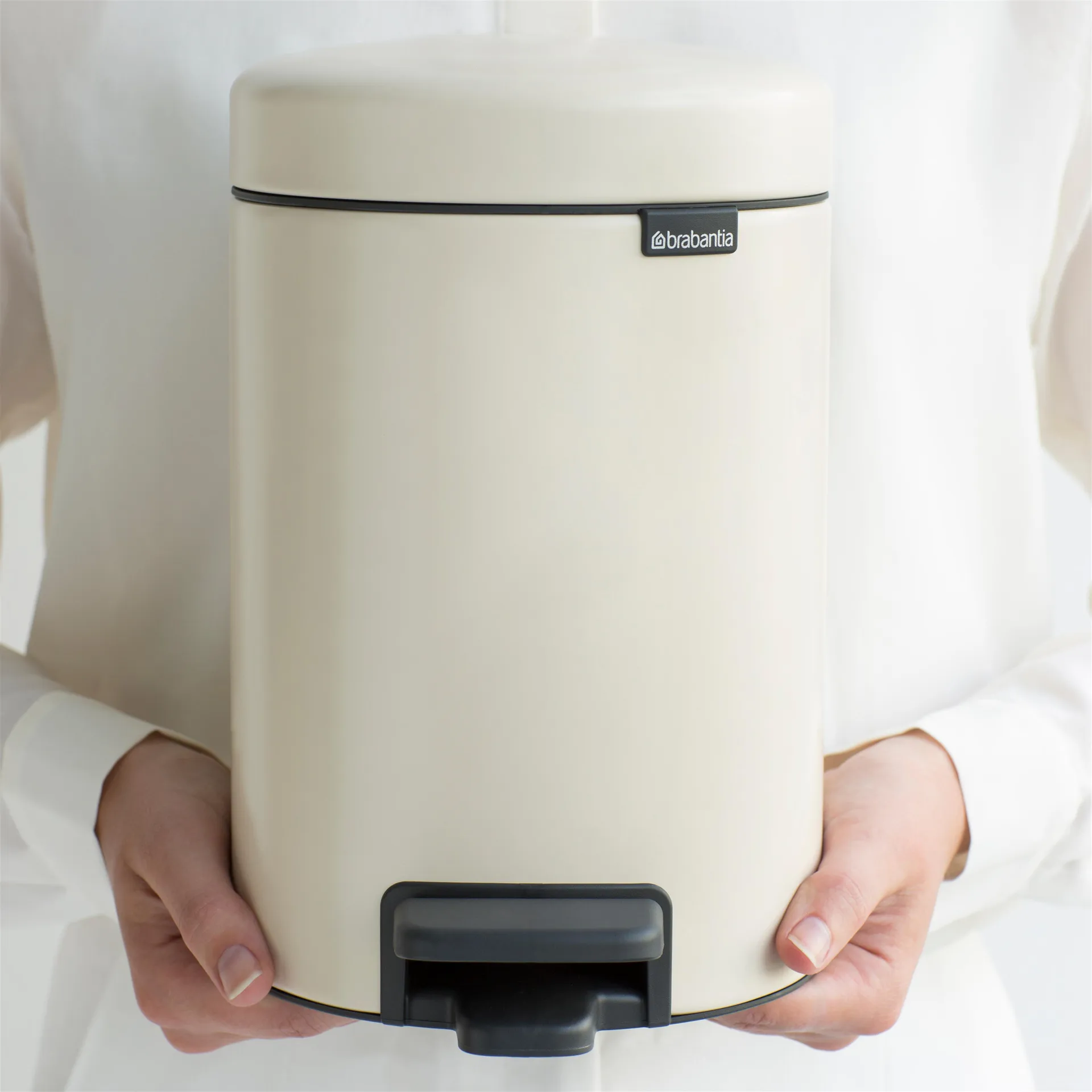 New Icon Treteimer 12 Liter, Almond (mandelbraun) Brabantia