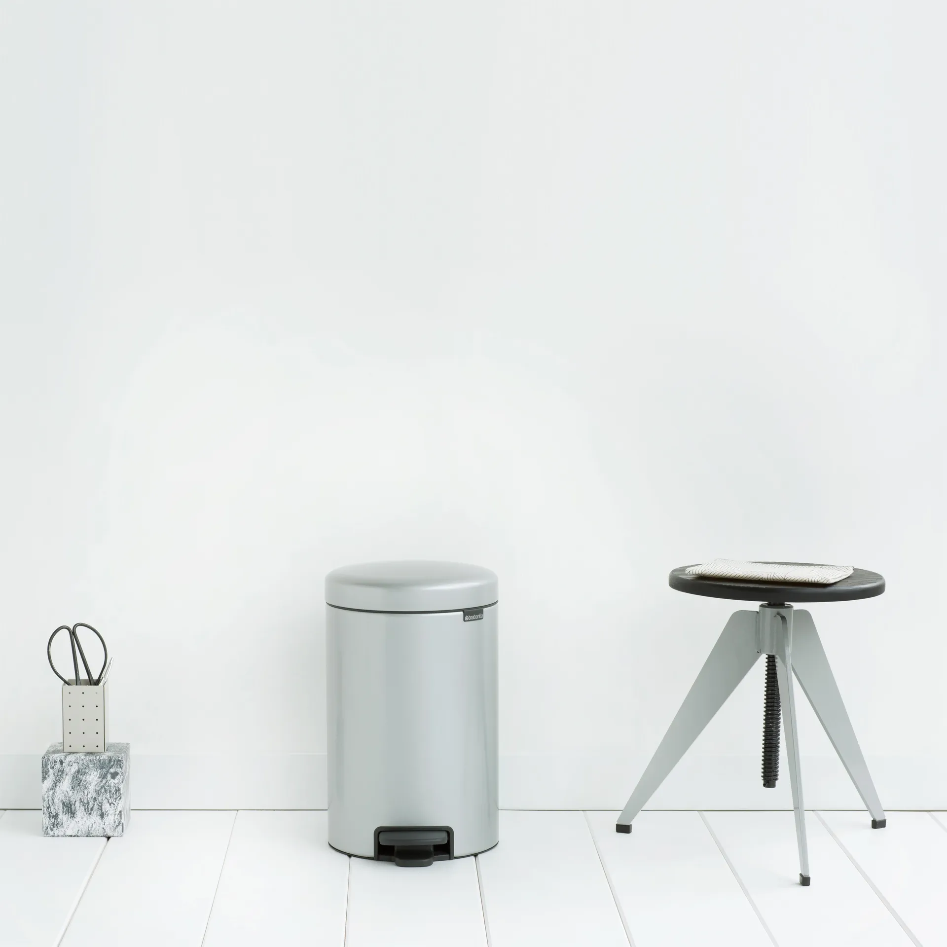 New Icon Treteimer 12 Liter, Metallic grey (grau) Brabantia