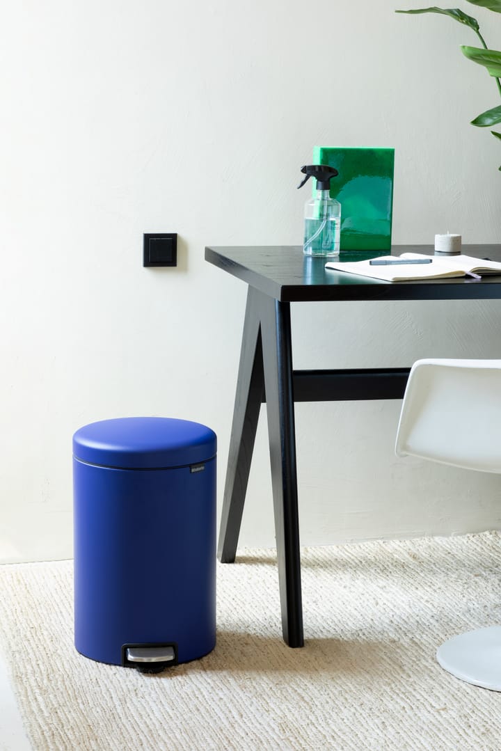 New Icon Treteimer 20 Liter, Mineral powerful blue Brabantia