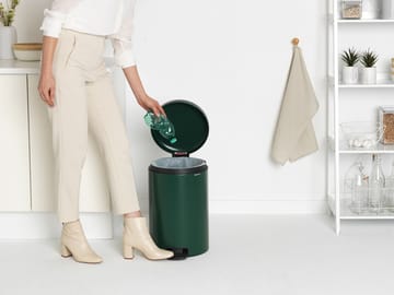 New Icon Treteimer 20 Liter - Pine green - Brabantia