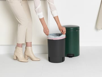 New Icon Treteimer 20 Liter - Pine green - Brabantia