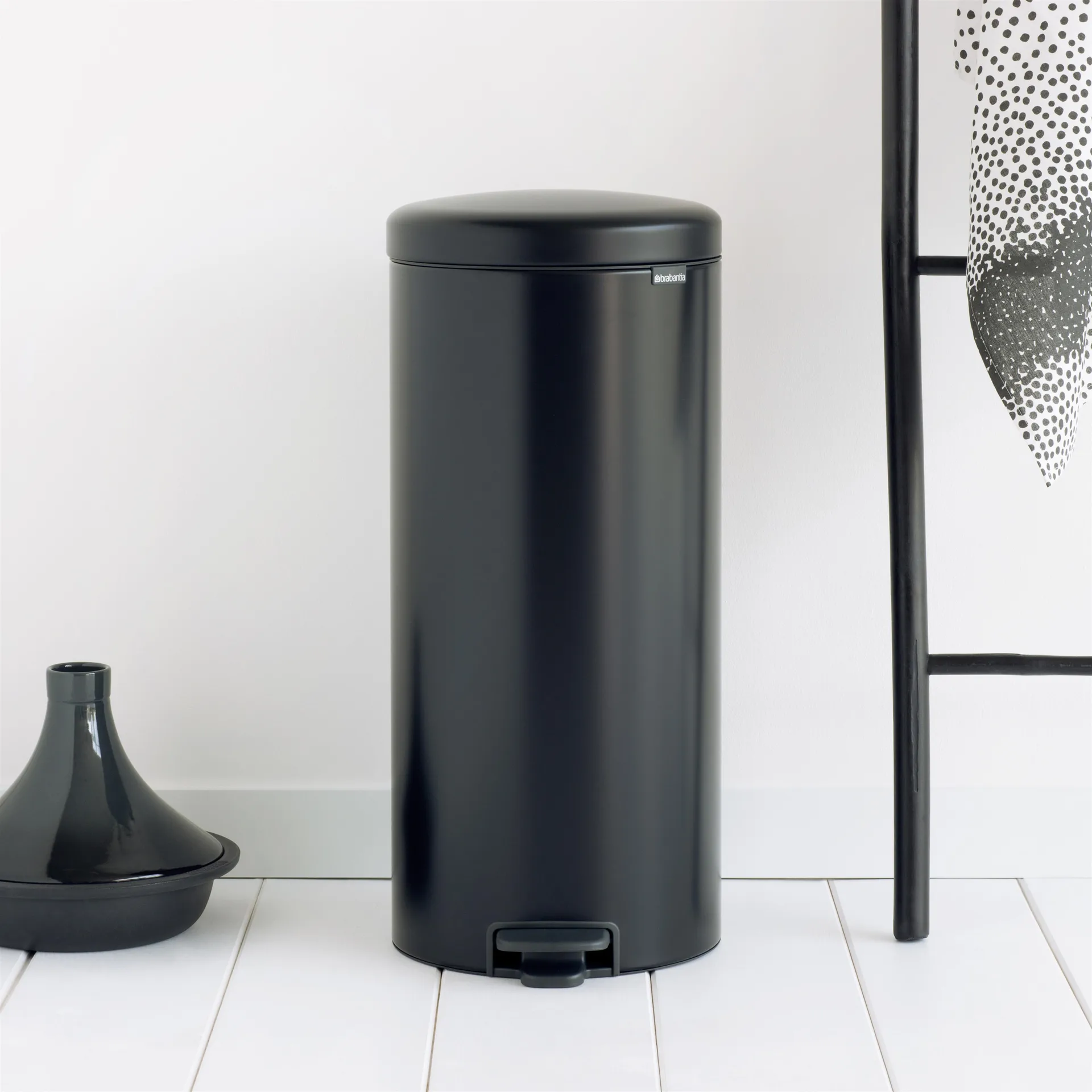 New Icon Treteimer 30 liter, Matt black (schwarz) Brabantia