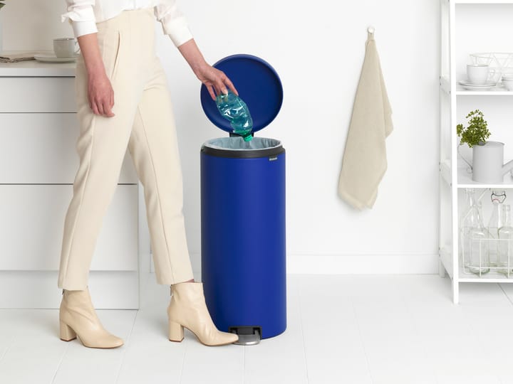 New Icon Treteimer 30 liter, Mineral powerful blue Brabantia