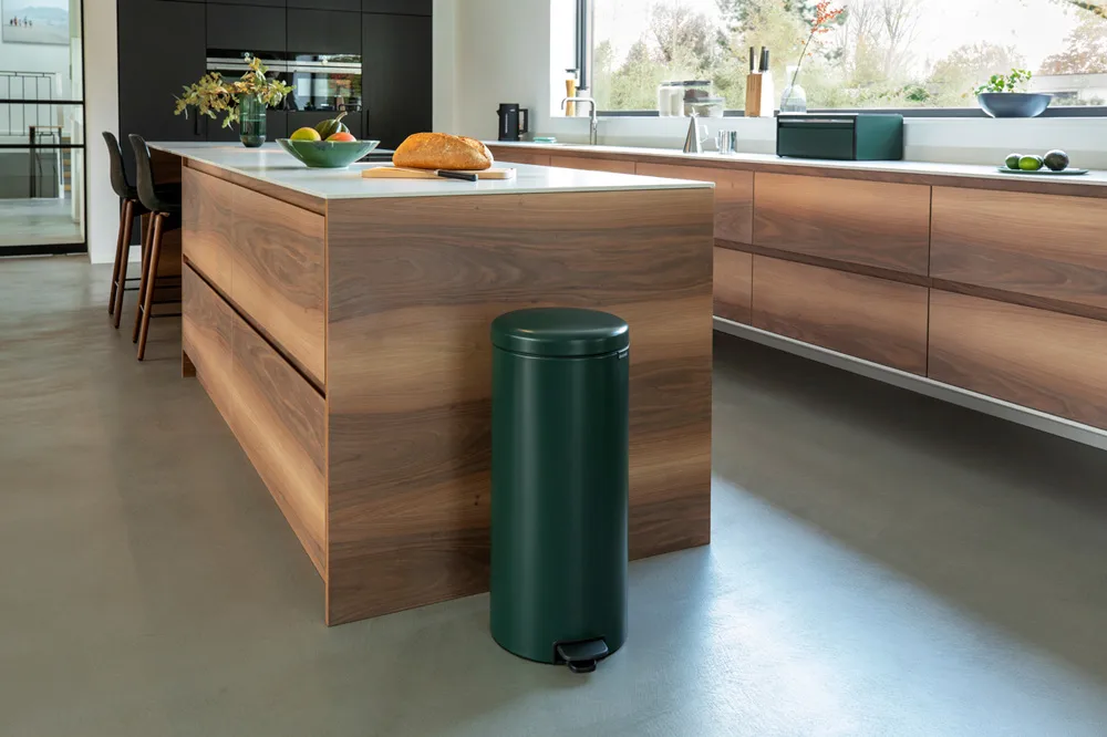 New Icon Treteimer 30 liter, Pine green Brabantia