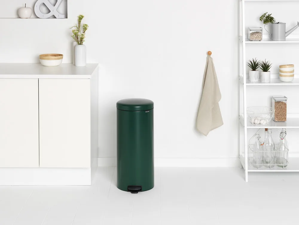New Icon Treteimer 30 liter, Pine green Brabantia