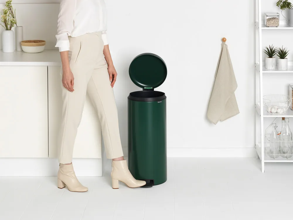 New Icon Treteimer 30 liter, Pine green Brabantia