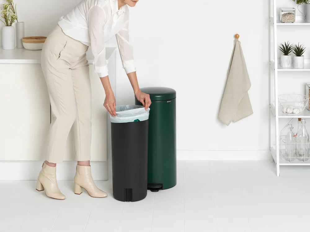 New Icon Treteimer 30 liter, Pine green Brabantia
