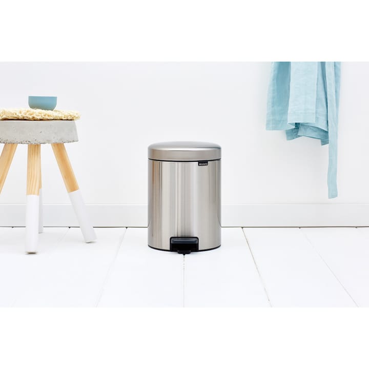 New Icon Treteimer 5 Liter - Matt steel fingerprint proof - Brabantia