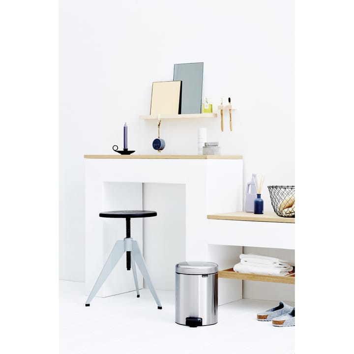 New Icon Treteimer 5 Liter - Matt steel fingerprint proof - Brabantia