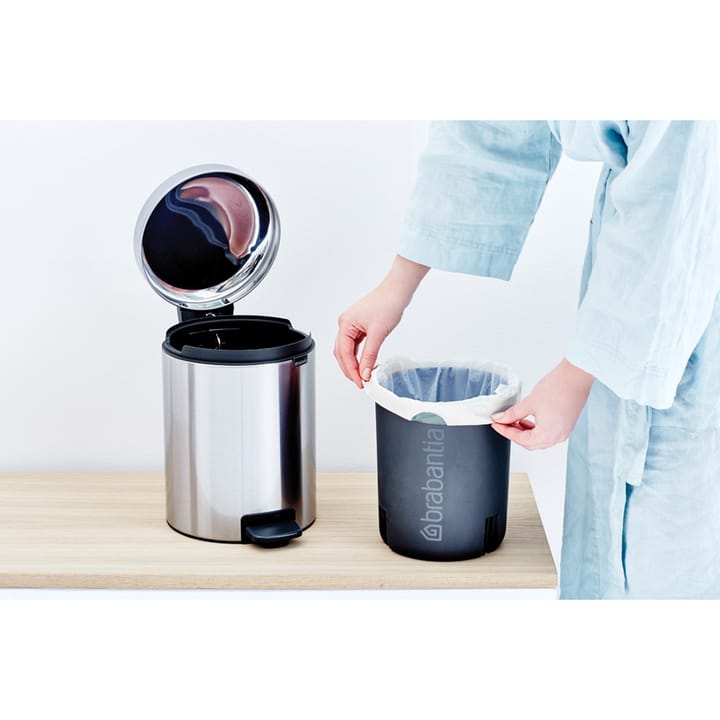 New Icon Treteimer 5 Liter - Matt steel fingerprint proof - Brabantia