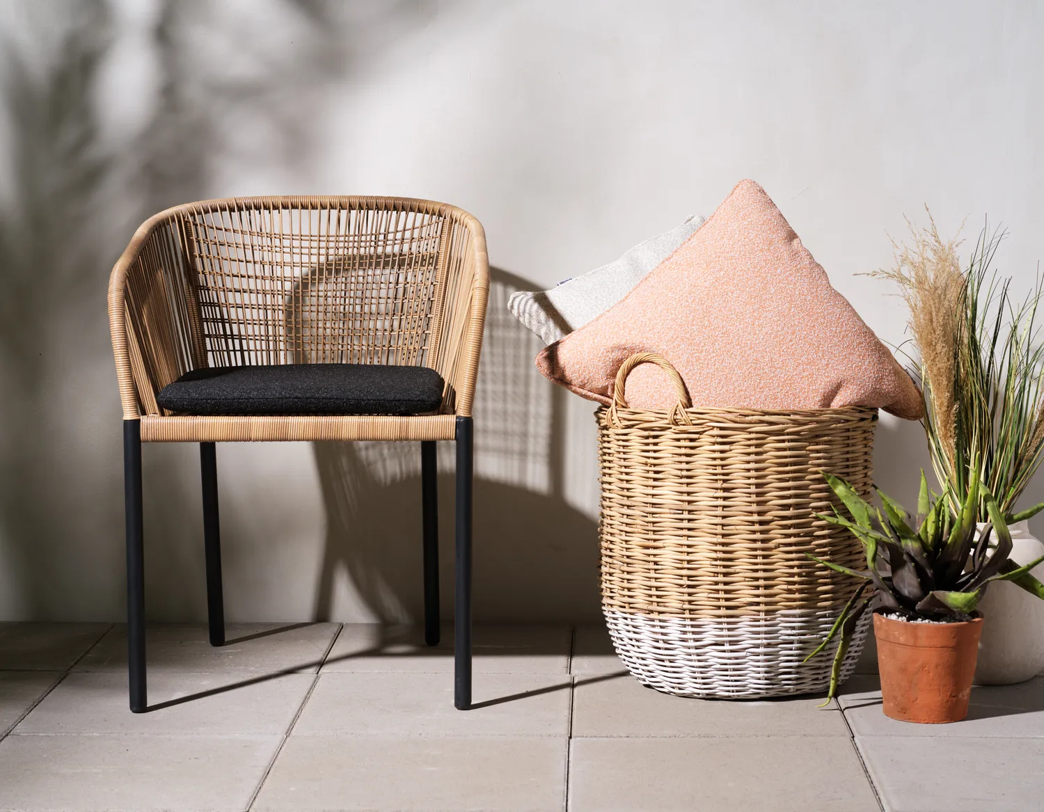 Delta Armlehnstuhl, Schwarz-natur Brafab