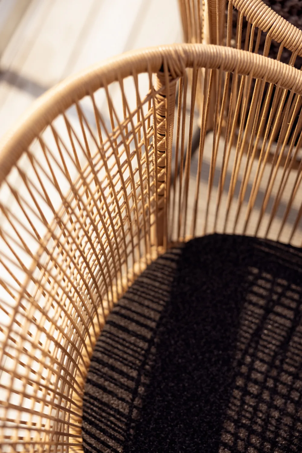 Delta Armlehnstuhl, Schwarz-natur Brafab