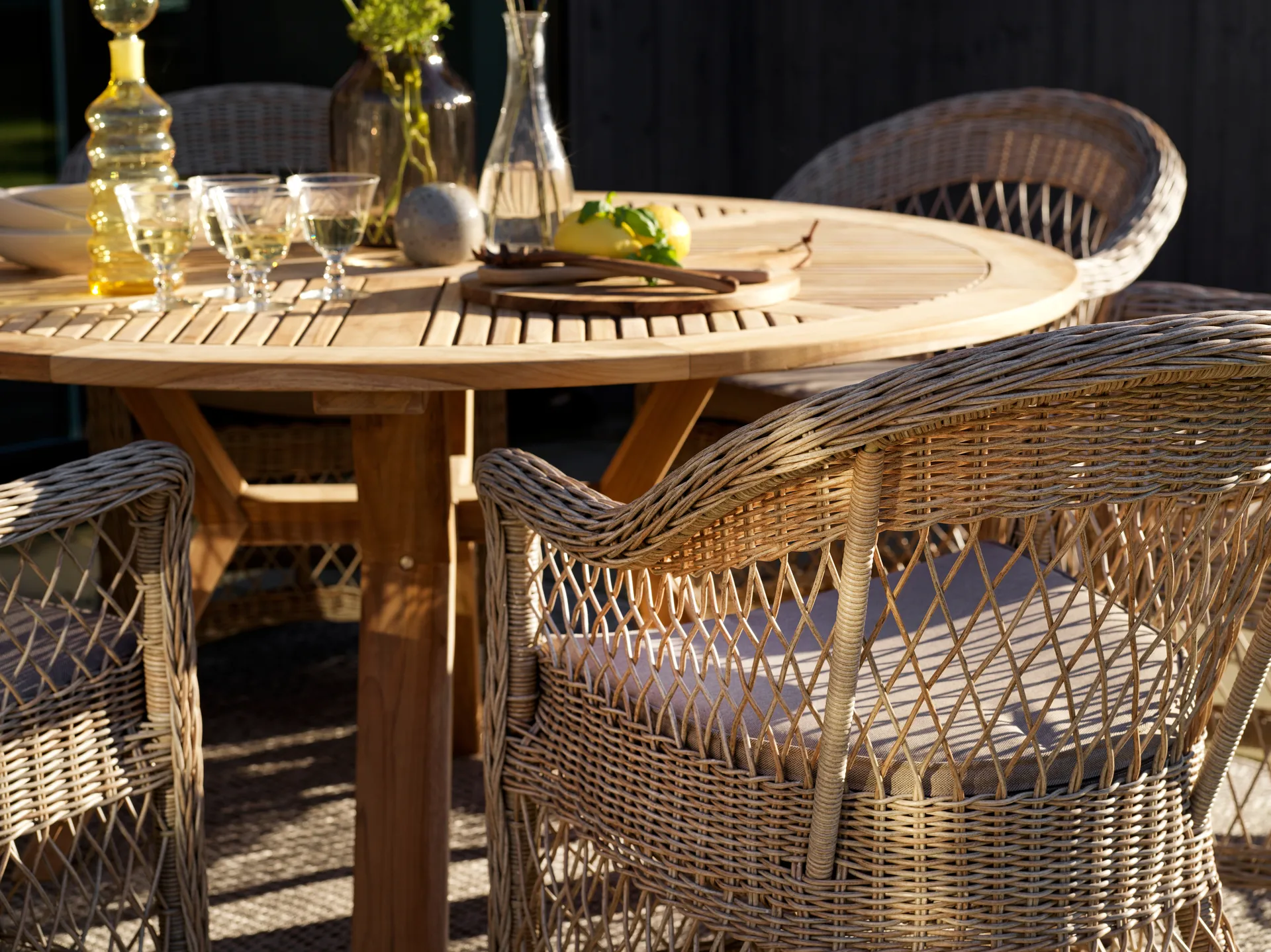 Kamomill Armlehnstuhl mit Sitz- und Rückenkissen, Beige-sand Brafab