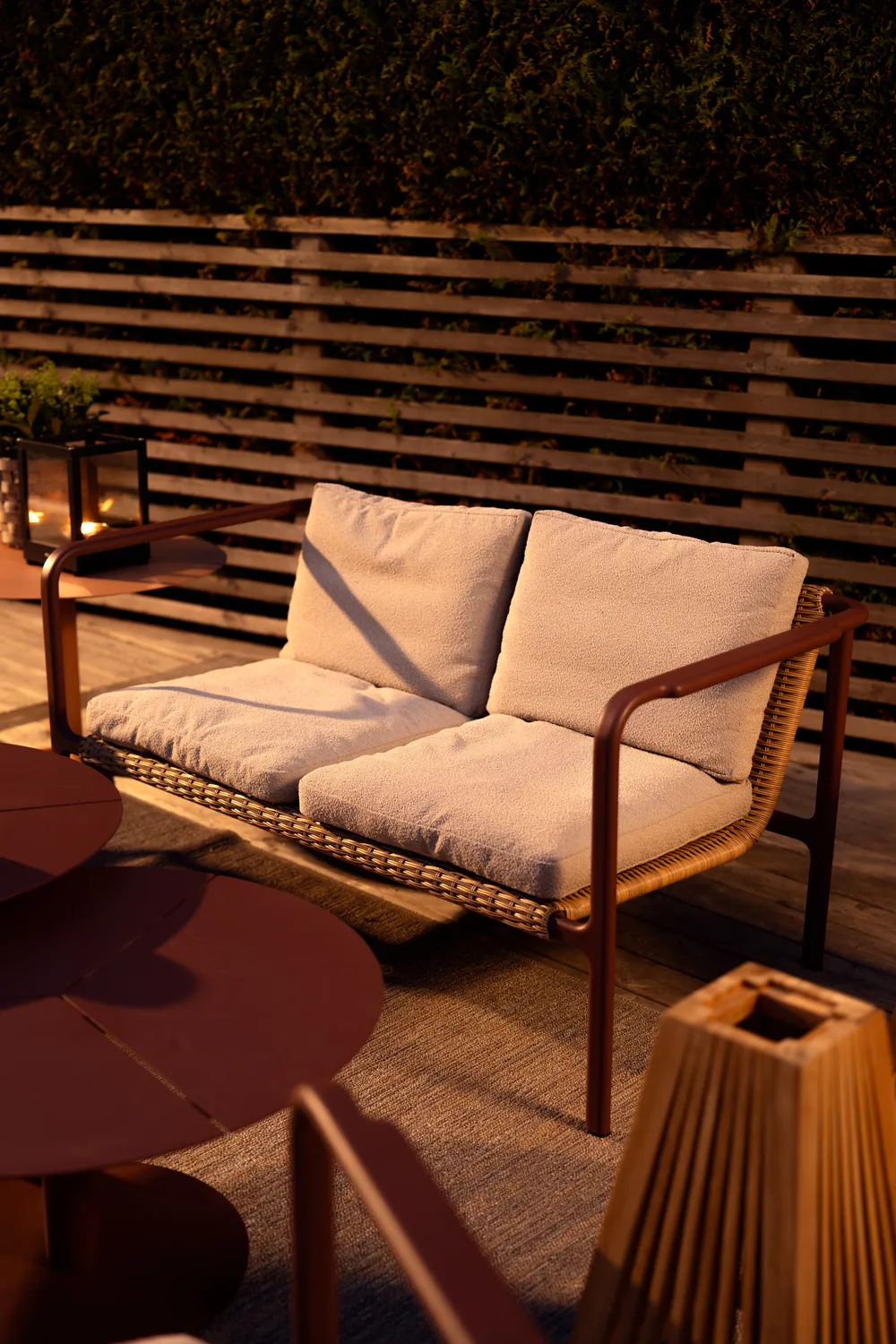 Motty Sofa, Zin red-teddy beige, 2-sitzig Brafab