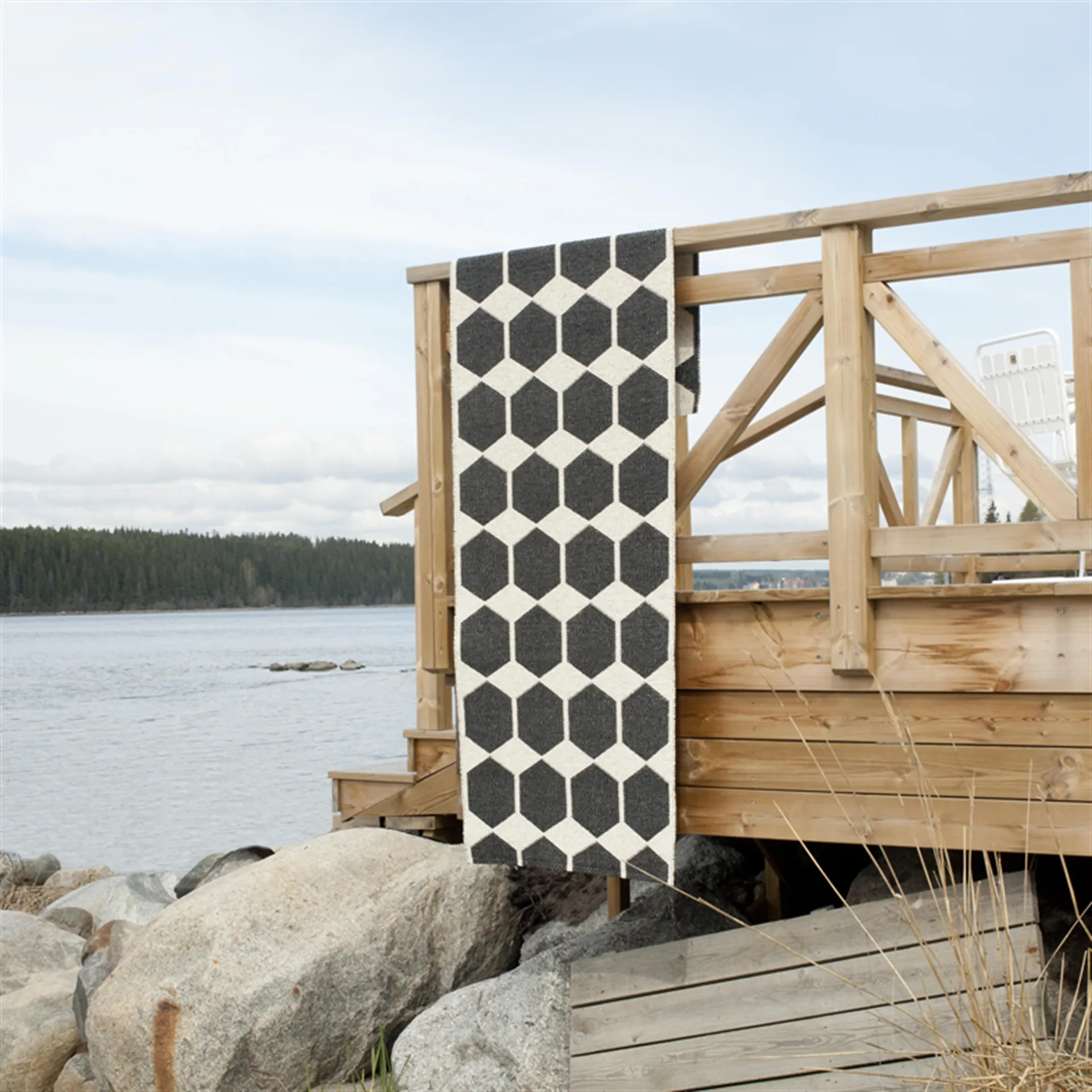 Anna schwarzer Teppich, 70x140 cm Brita Sweden