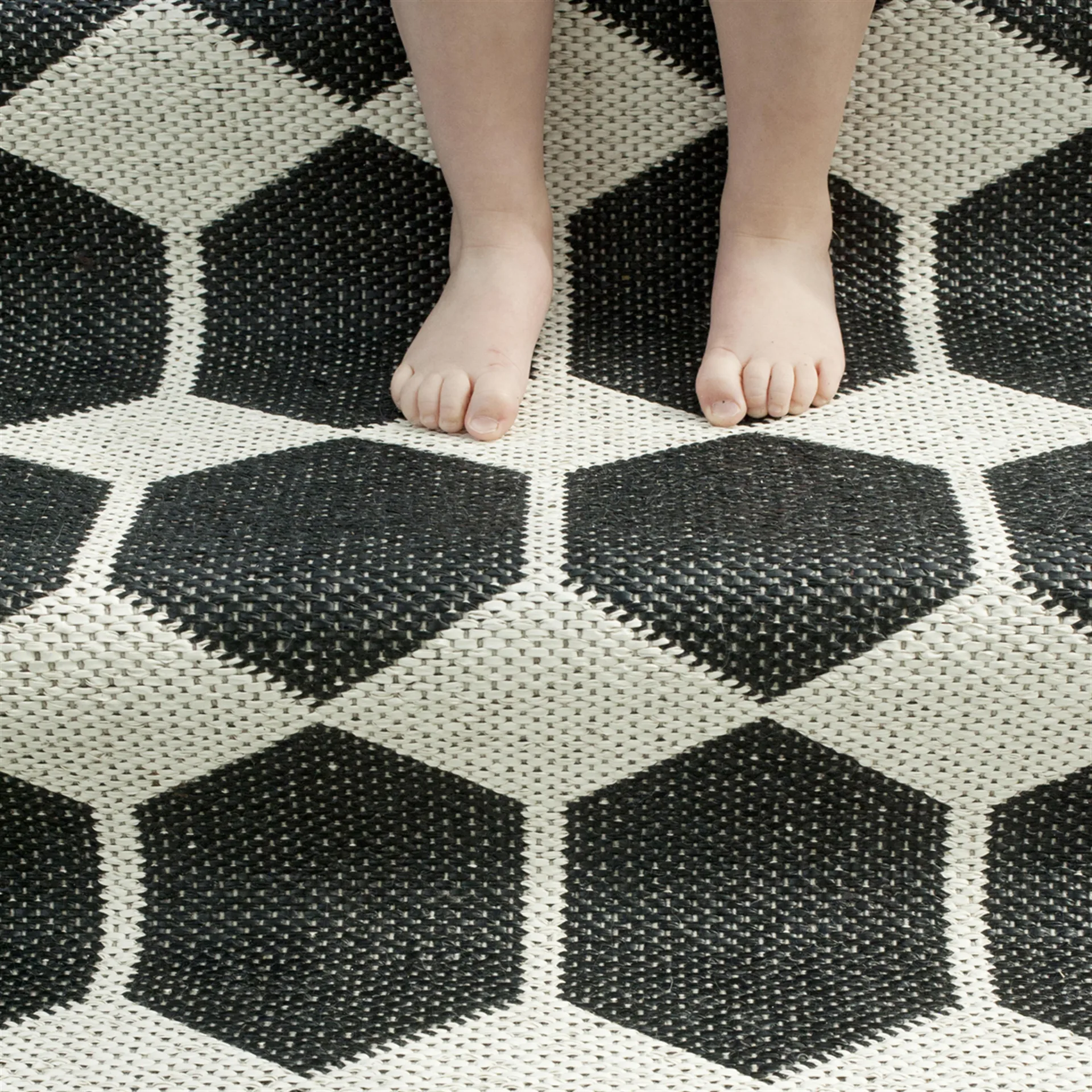 Anna schwarzer Teppich, 70x140 cm Brita Sweden