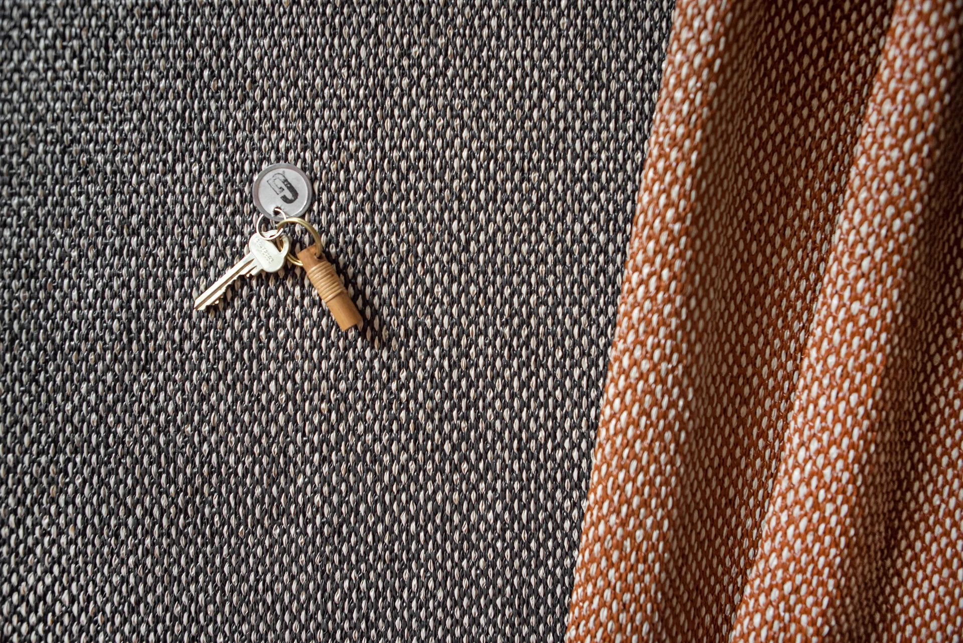 Moor Teppich mud (Schwarz-Terrakotta), 70 x 200cm Brita Sweden