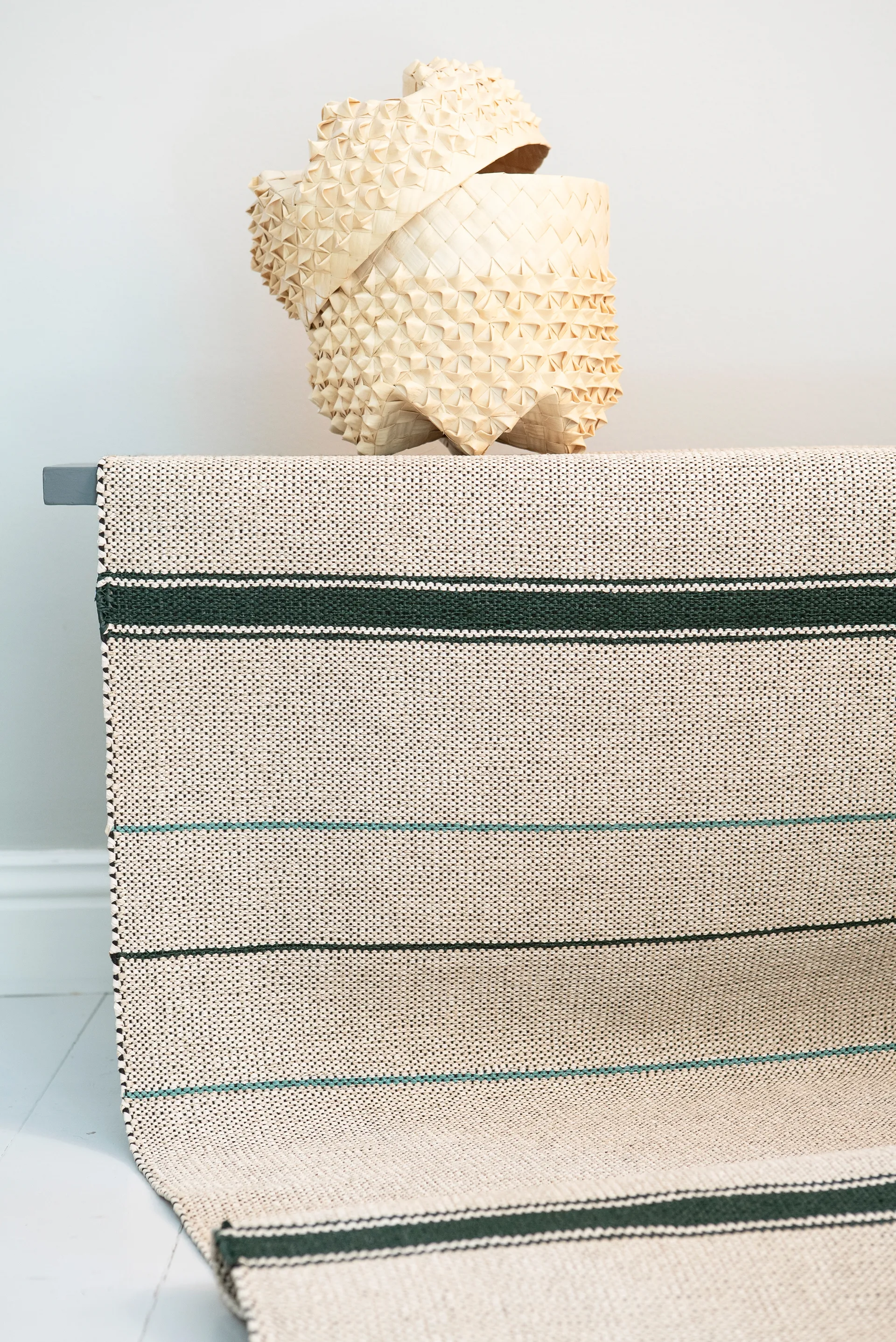 Trapeze Teppich emerald (Cremeweiß-Grün), 80 x 225cm Brita Sweden