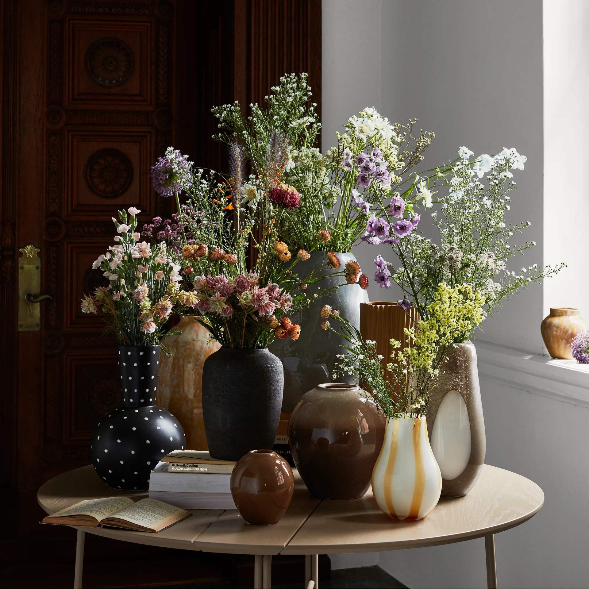 Bella Keramikvase 35cm, Turkish coffee black Broste Copenhagen