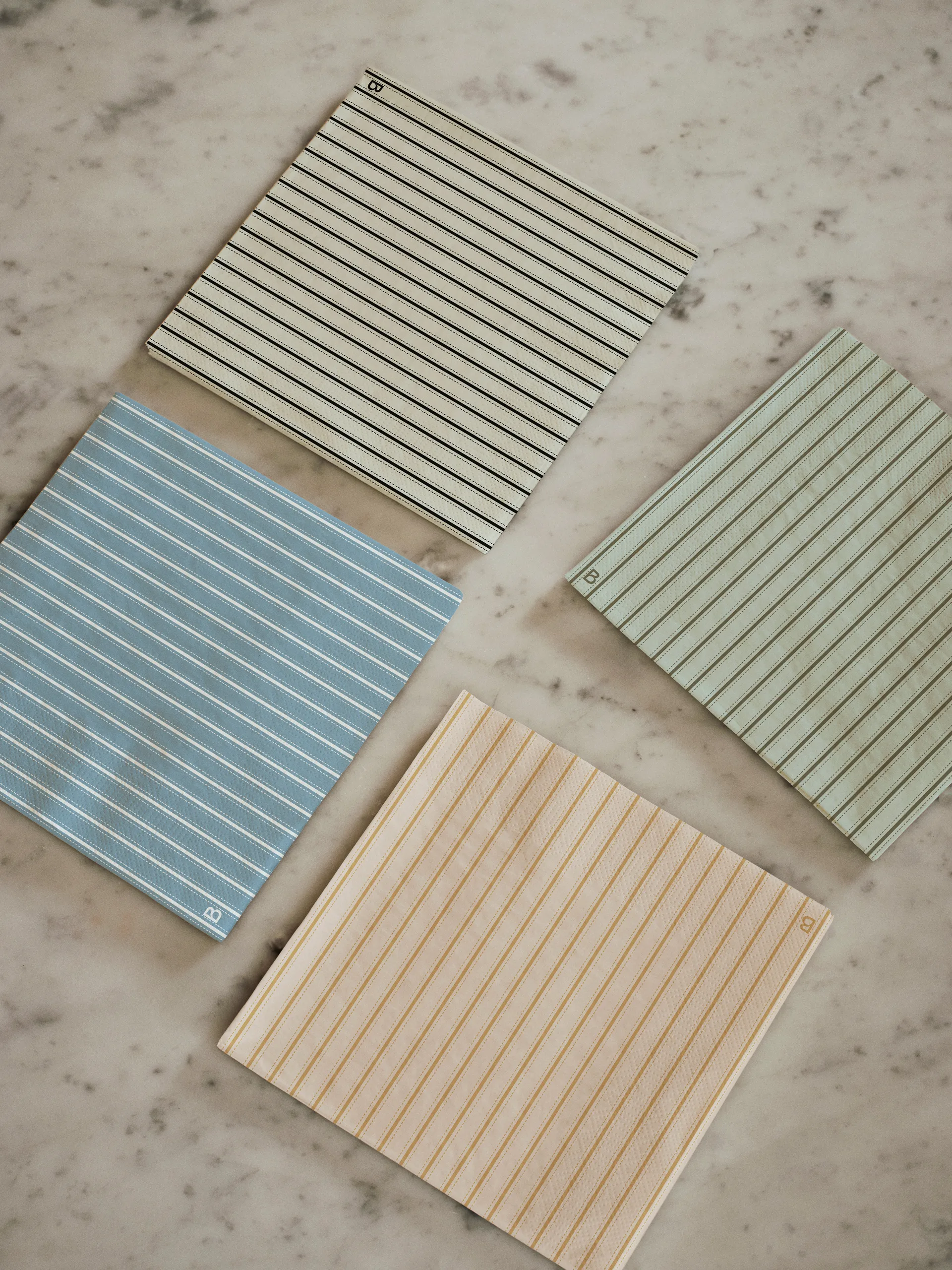 Dolly Papierservietten im 20er Pack, 33x33 cm, Light blue-white Broste Copenhagen