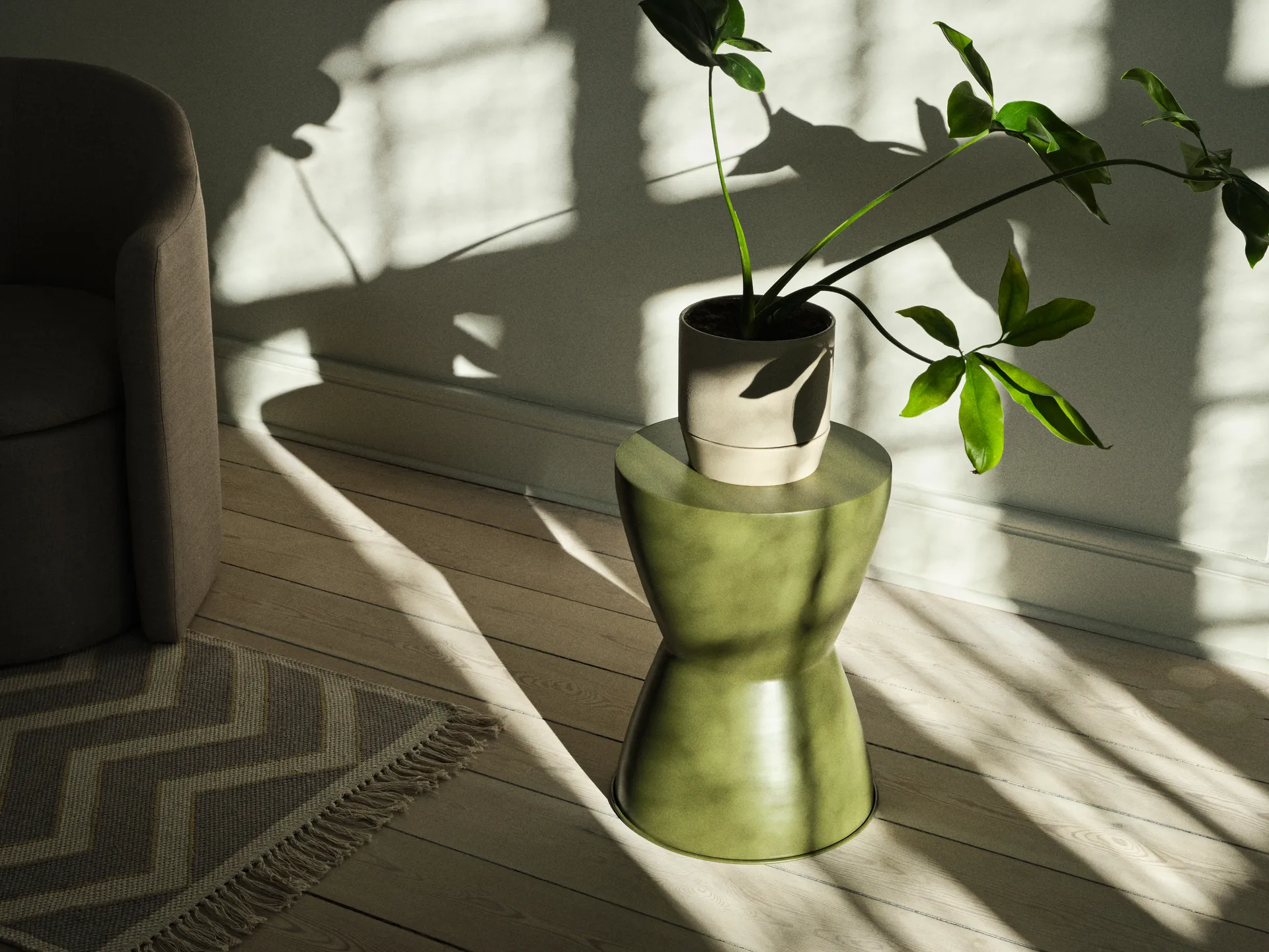 Ebbe Hocker Ø33x46 cm, Army green Broste Copenhagen