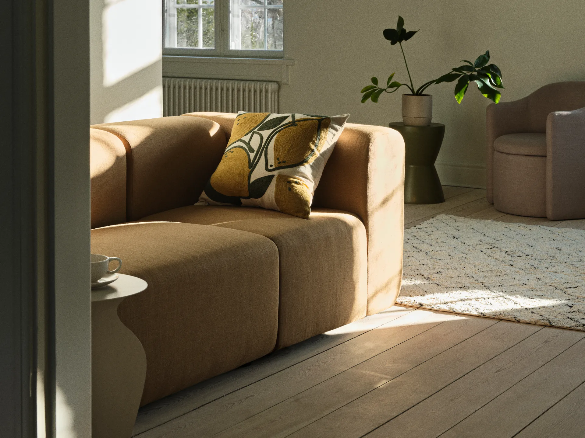 Ebbe Hocker Ø33x46 cm, Army green Broste Copenhagen