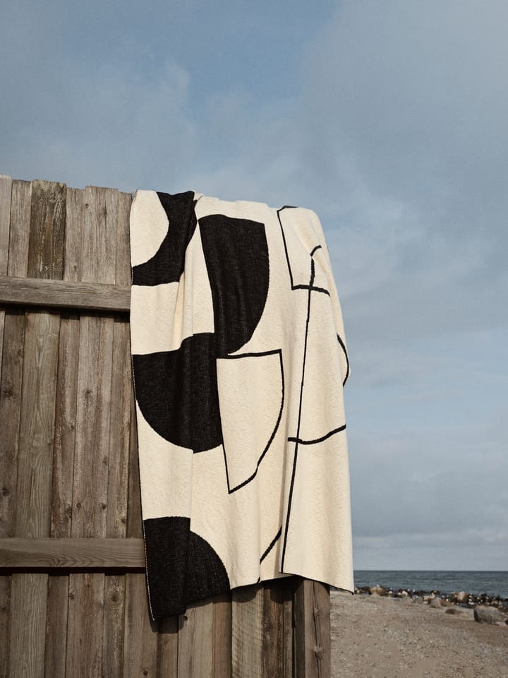 Maren Decke 130x180 cm - Black-Off White - Broste Copenhagen