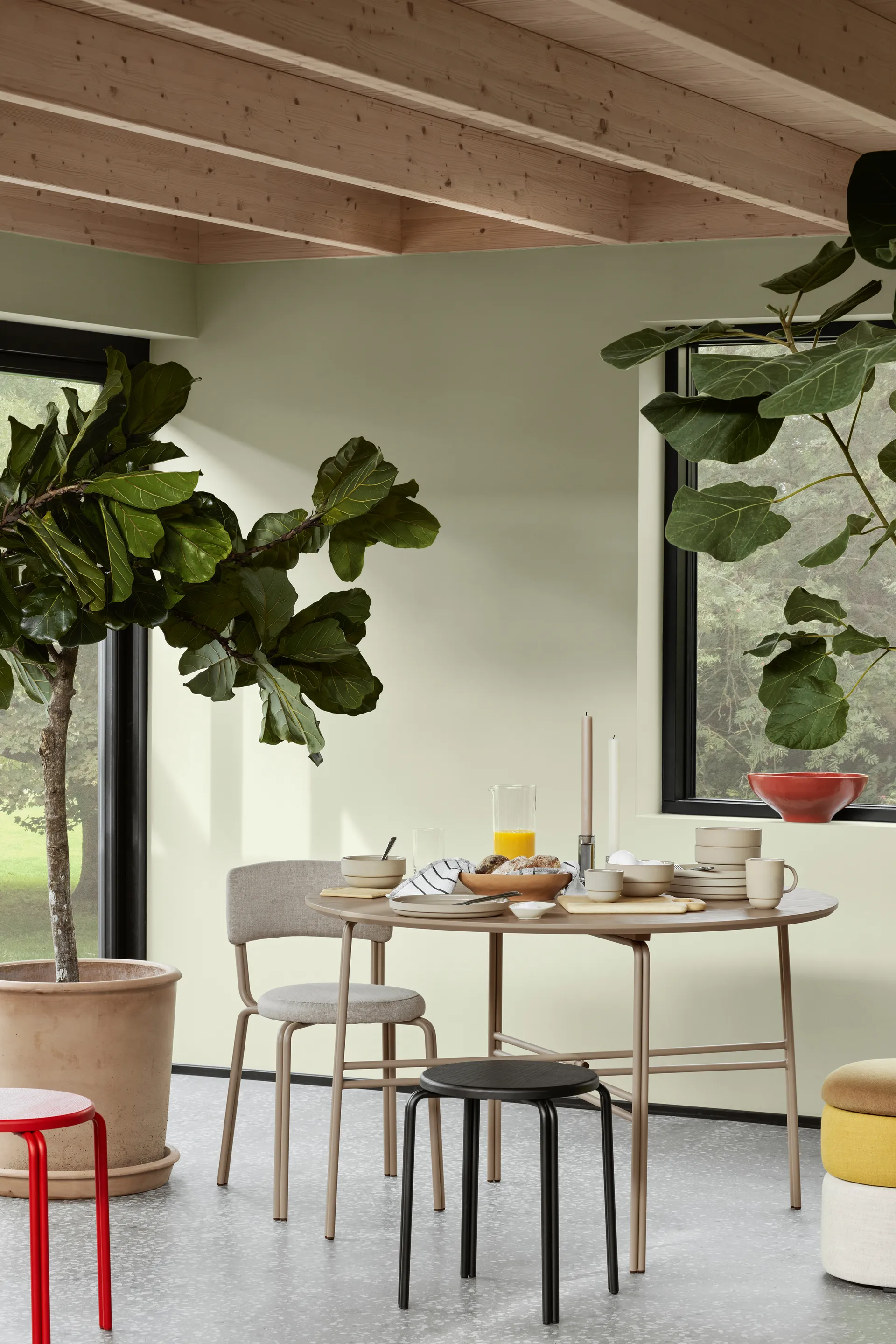 Oda Stuhl, Warm grey Broste Copenhagen