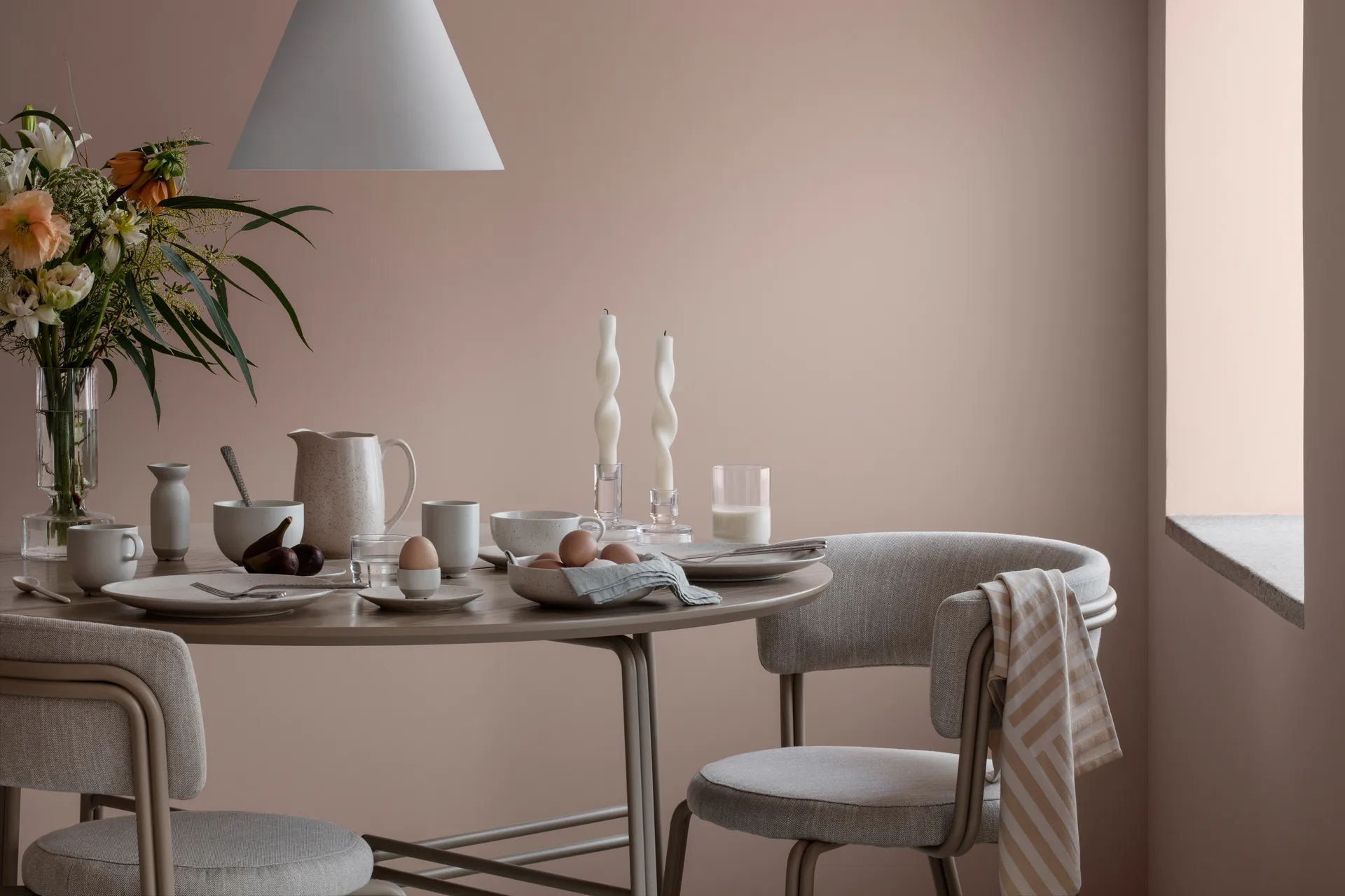 Oda Stuhl, Warm grey Broste Copenhagen