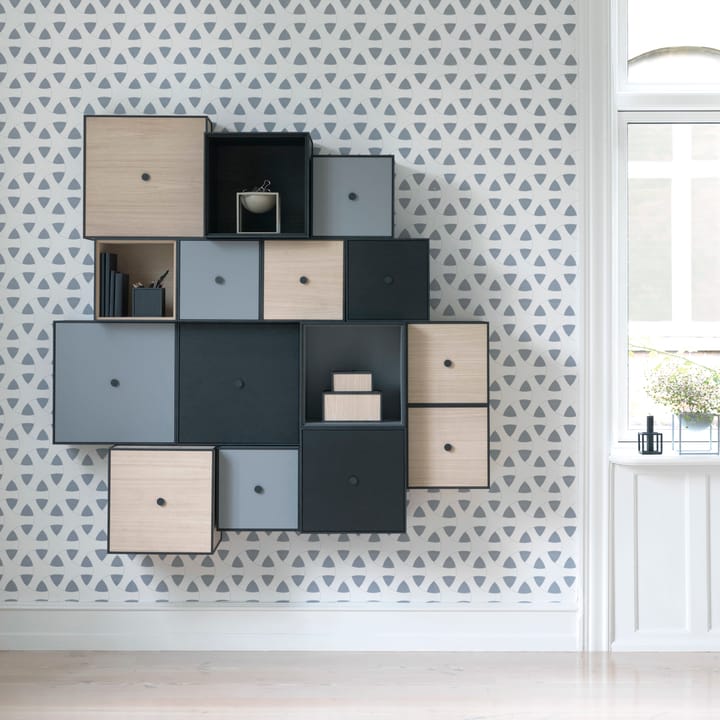 Frame 35 Wandschrank mit Türe - Esche schwarz gebeizt - By Lassen