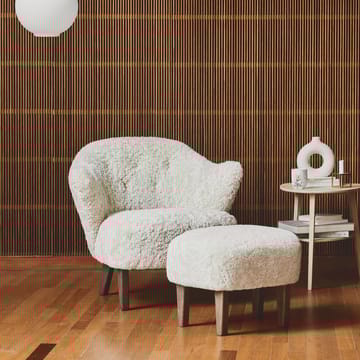 Ingeborg Sesselpaket - Stoff sahcozero beige, inkl. Fußhocker, Eichenholzbeine geräuchert - By Lassen