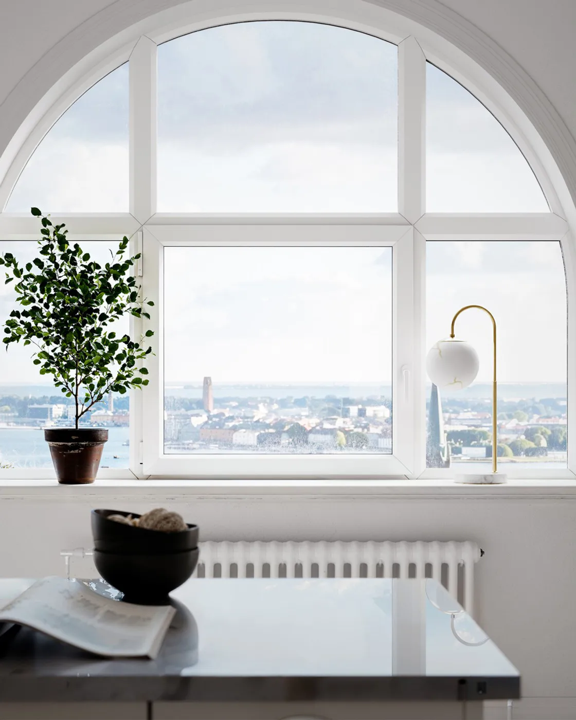 Bellagio Tischleuchte 60 cm, Messing-weiß By Rydéns