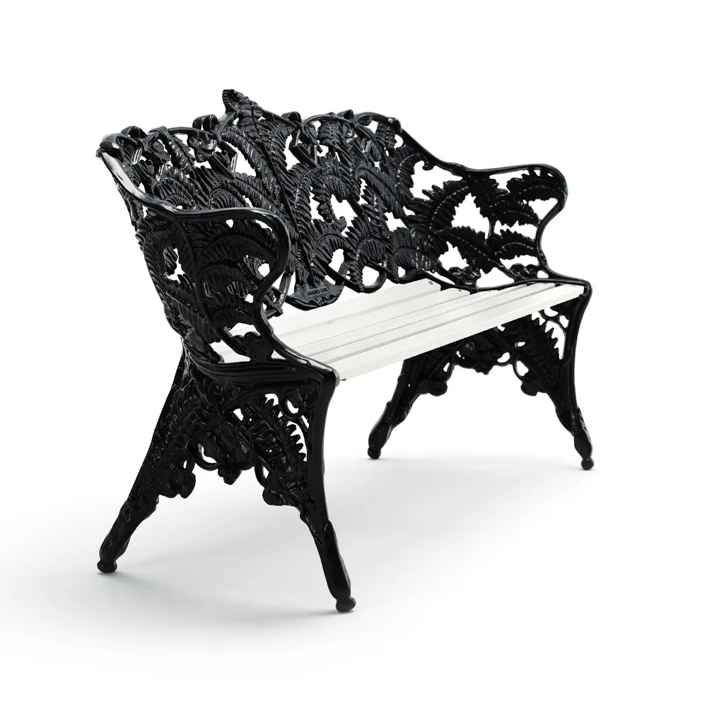 Byarums bruk Classic Sofa Weiß lackierte Kiefer, schwarzes Gestell