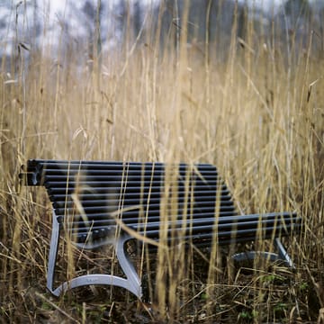 Jujol Sofa - Mahagoni, schwarzes Gestell - Byarums bruk