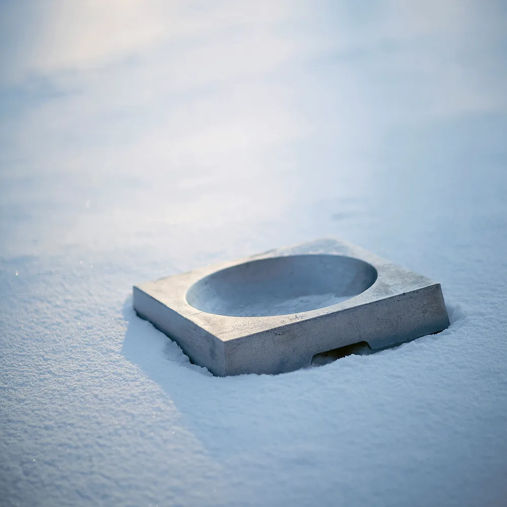 Kvadrat Vogelbad, Aluminium sandgegossen Byarums bruk