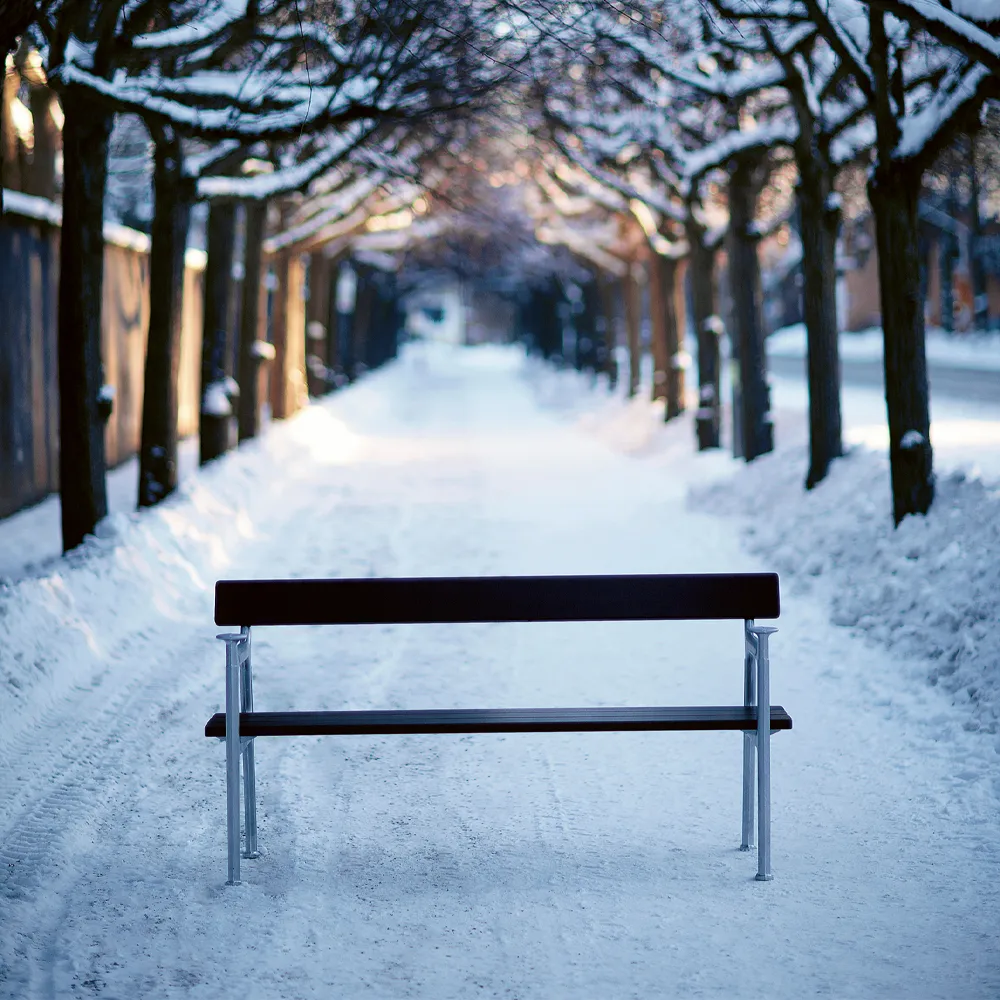 Vilamoura Sofa, Mahagoni schwarz lasiert, Rohaluminiumgestell Byarums bruk