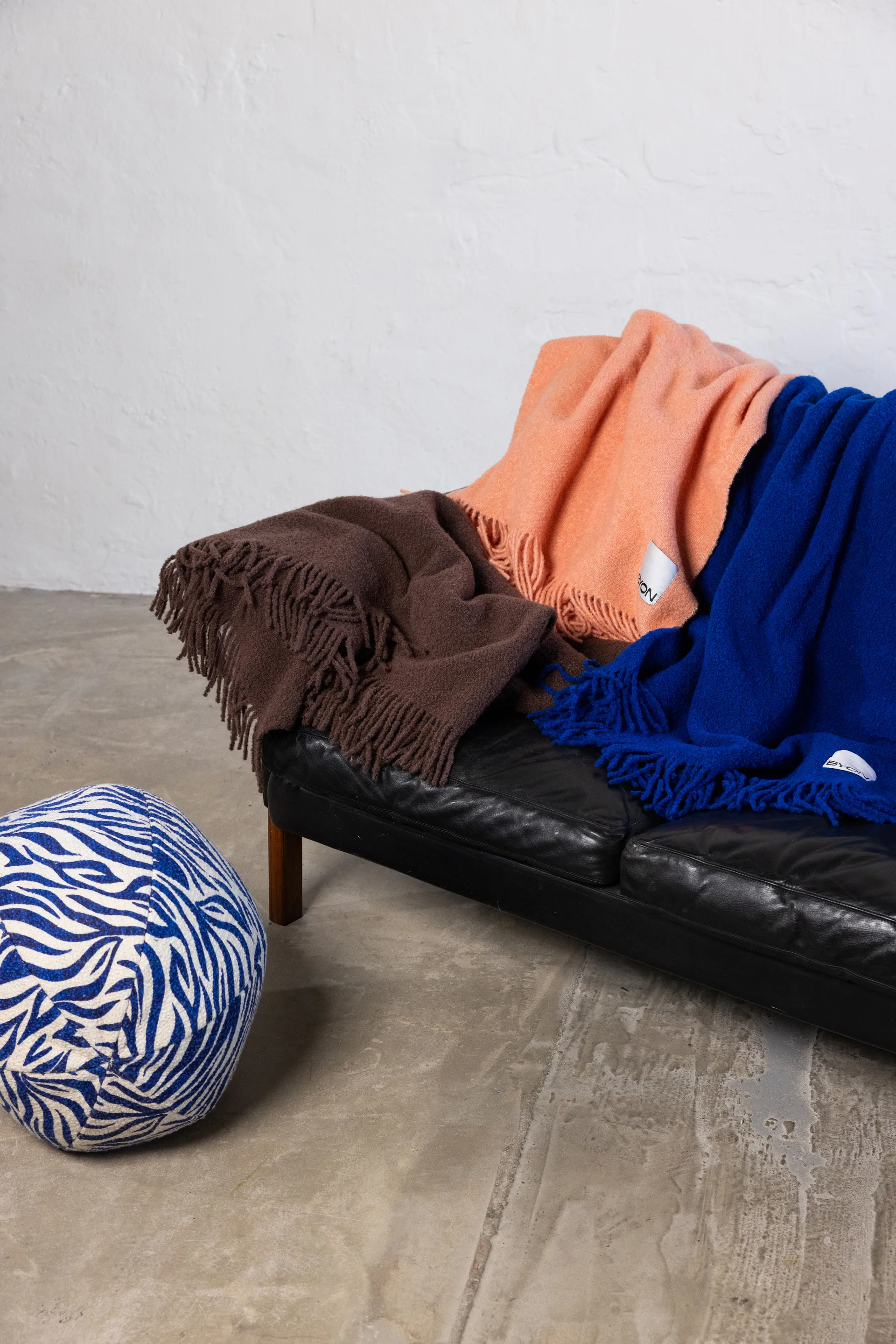 Anima Kissen Ø35 cm, Zebra-blau Byon