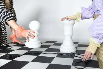 Chess Queen Tischleuchte - White - Byon