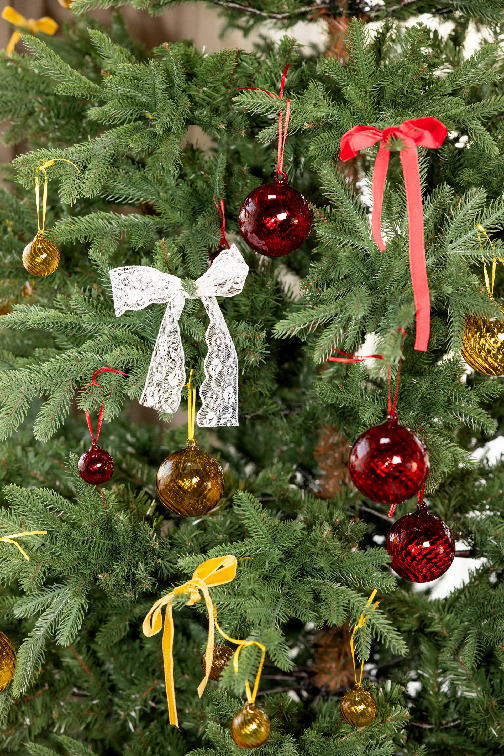 Opacity Weihnachtsbaumkugel XS Ø4 cm 4er-Pack, Rot Byon