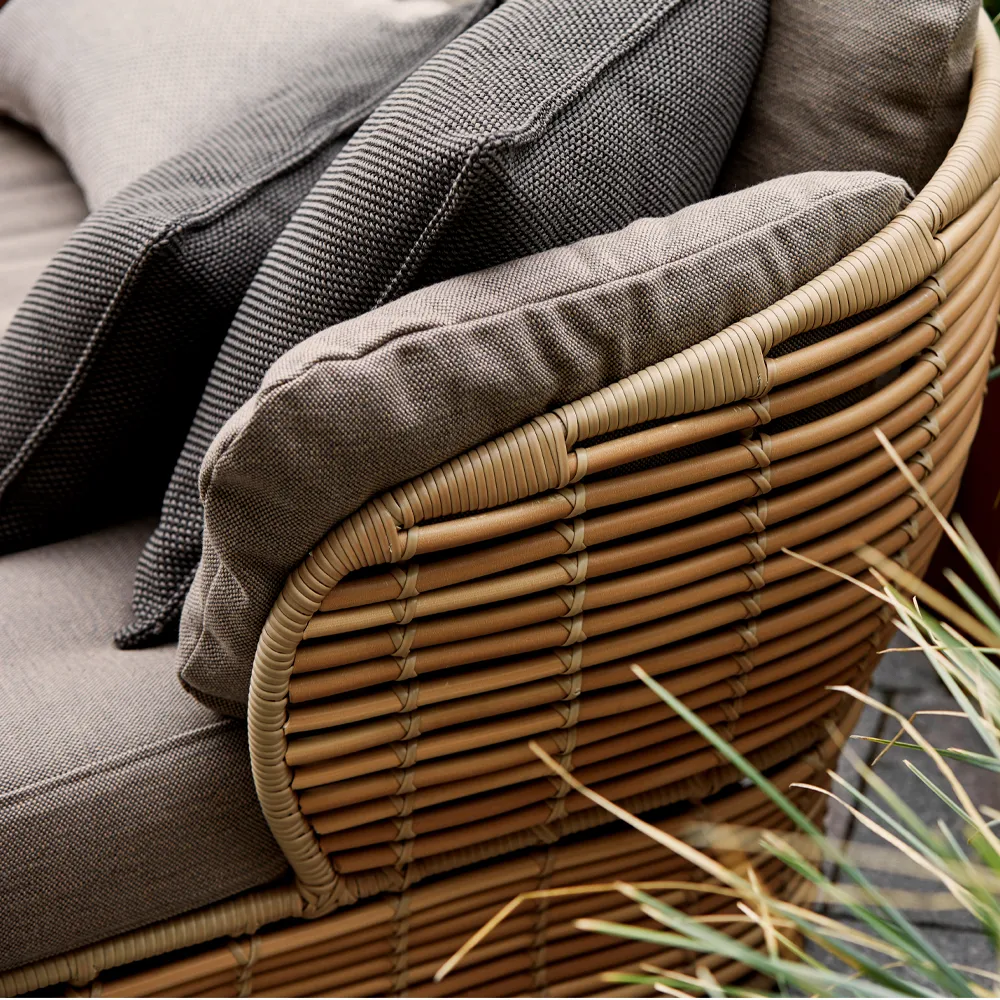 Basket Sofa 2-Sitzer, Natural, taupefarbene kissen Cane-line