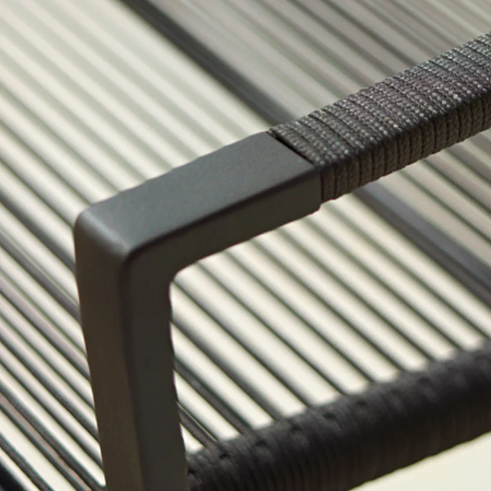 Edge Armlehnstuhl, Anthracite Cane-line