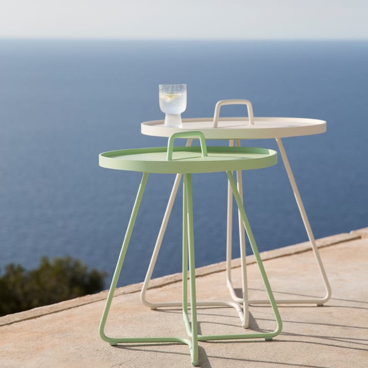 On the move Tisch Ø44 cm, Olive green Cane-line