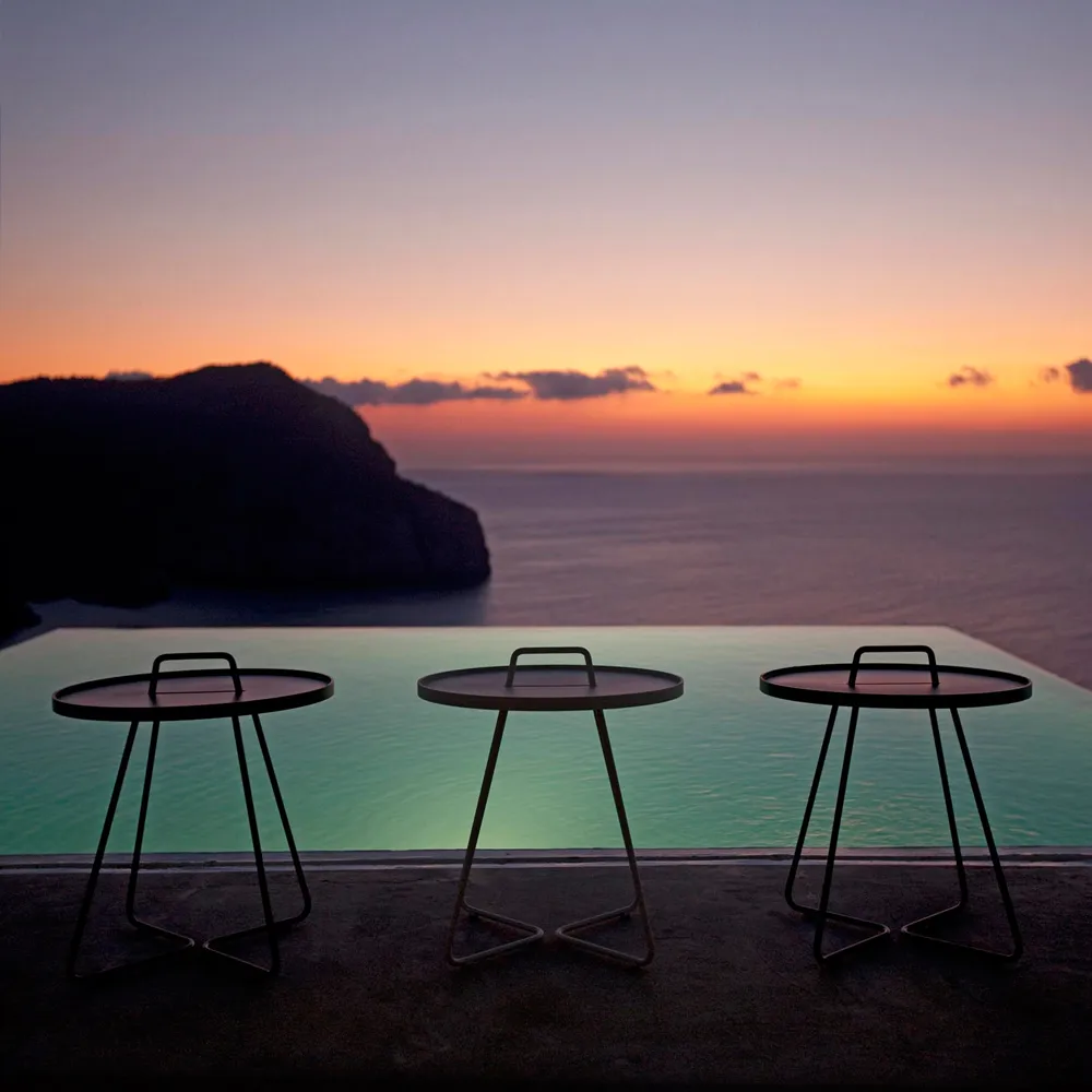 On the move Tisch Ø52 cm, Light Grey Cane-line