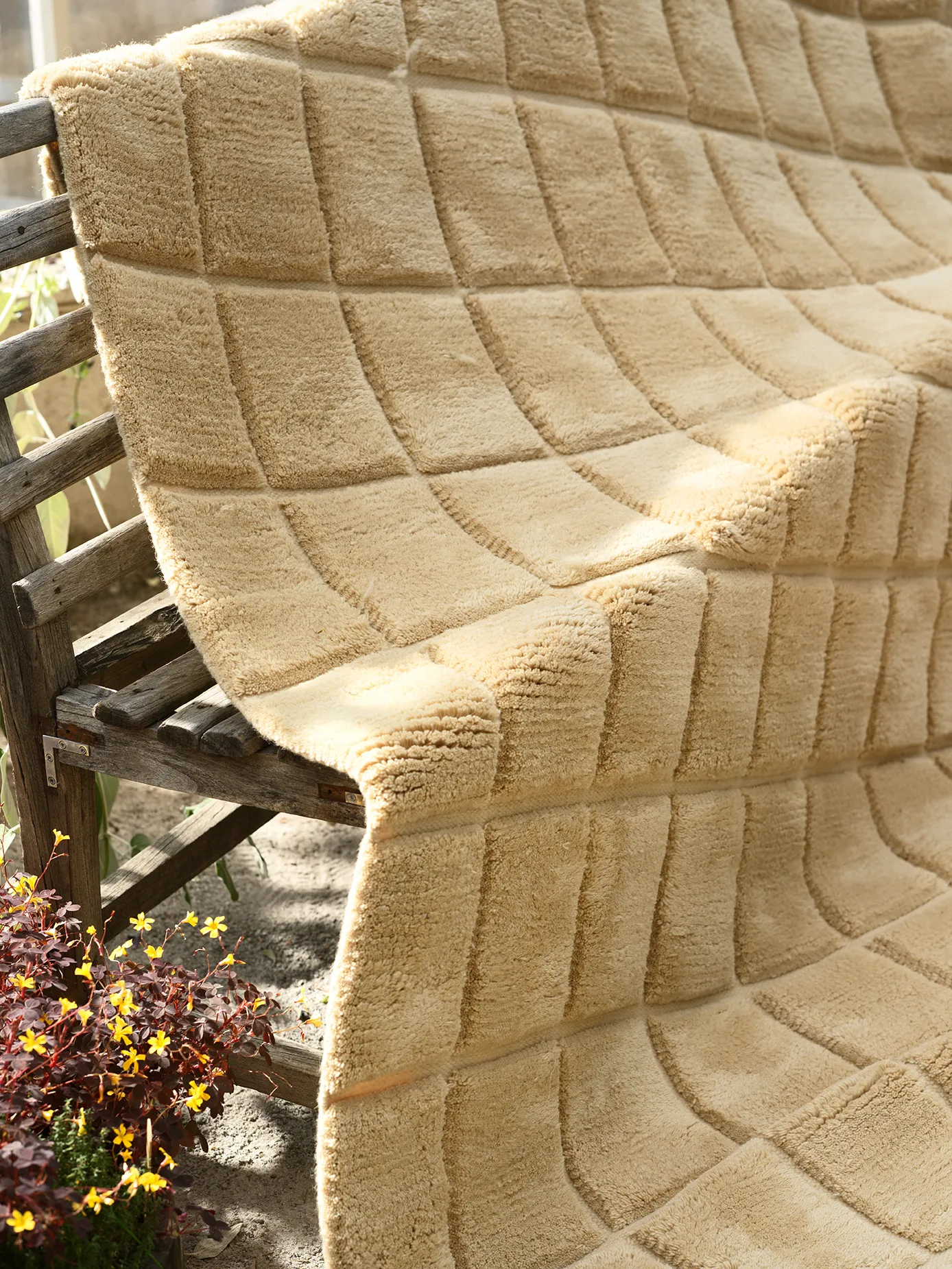 Loha Teppich 249 x 342 cm, Light Beige Chhatwal & Jonsson