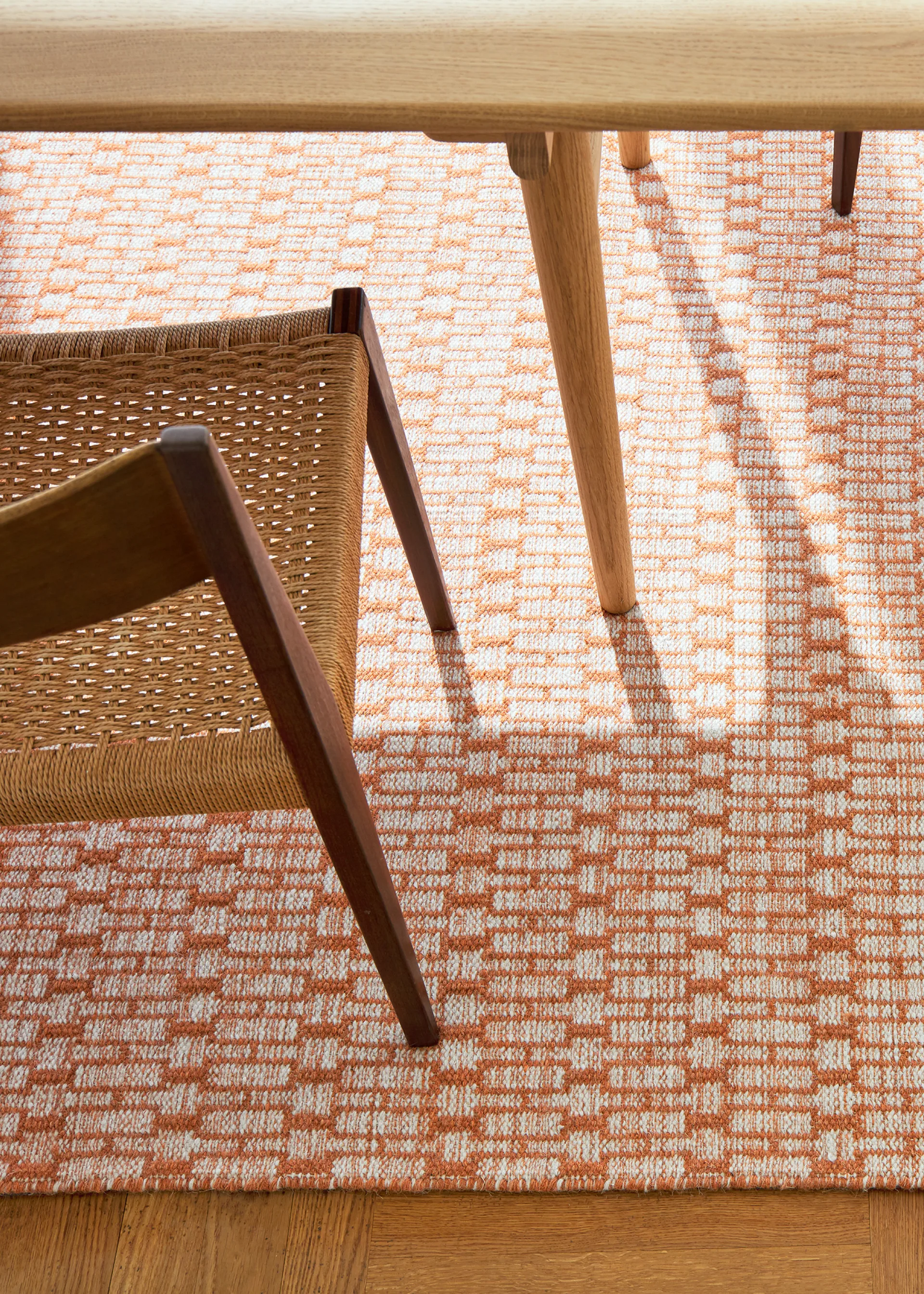 Mahi Teppich 200 x 300 cm, Off-White-Orange Chhatwal & Jonsson