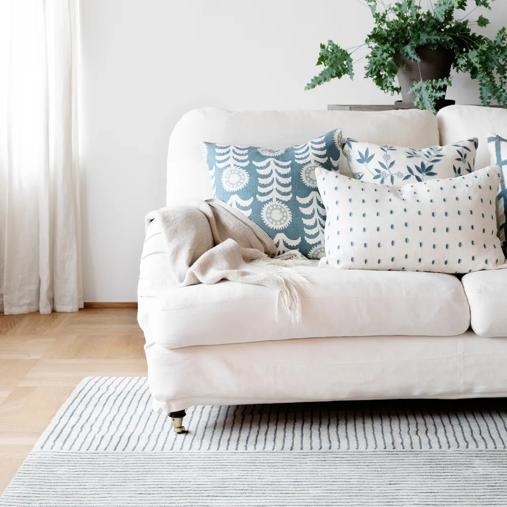 Radha Wollteppich 180 x 270cm, Off white-heaven blue Chhatwal & Jonsson